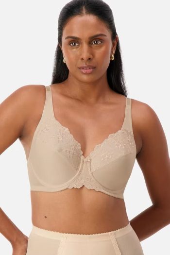 Triumph Embroidered Minimiser Bra, Fawn, Front View
