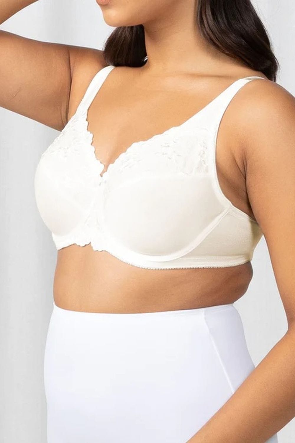 Triumph Embroidered Minimiser Bra – Vanille - Sports Bras Direct