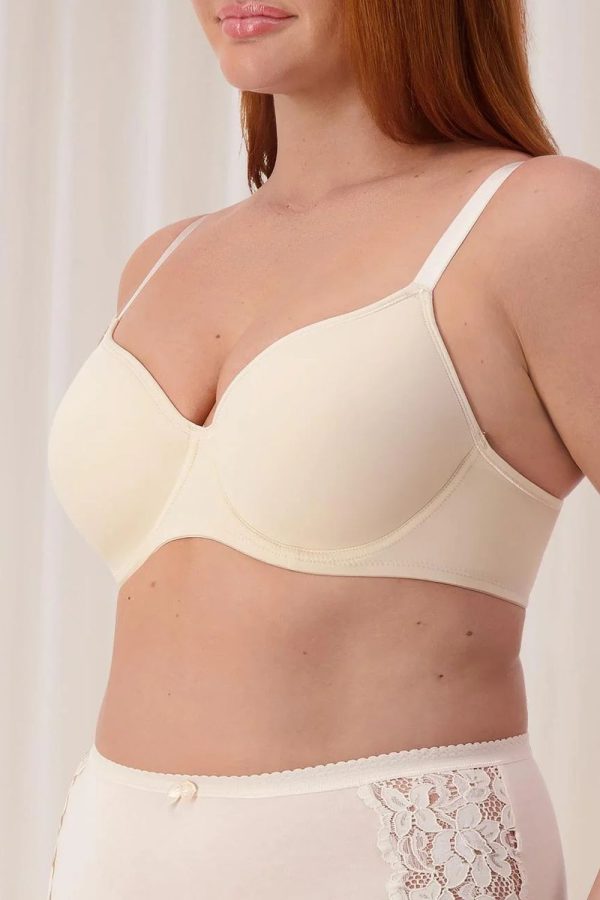 Triumph Gorgeous Luxury T-Shirt Bra, Teint, Side View